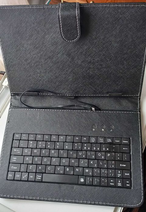 Чохол клавіатура для планшета