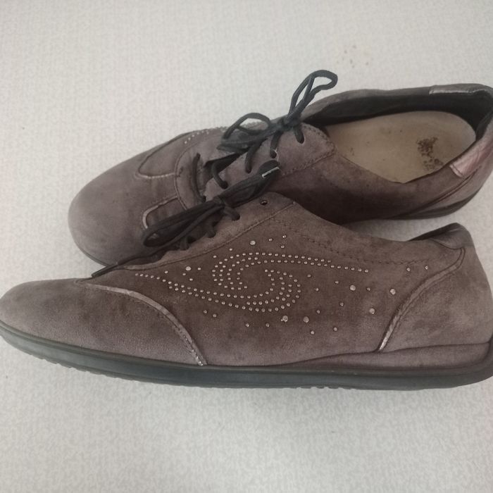 Кросівки і жіночі 41 розміру