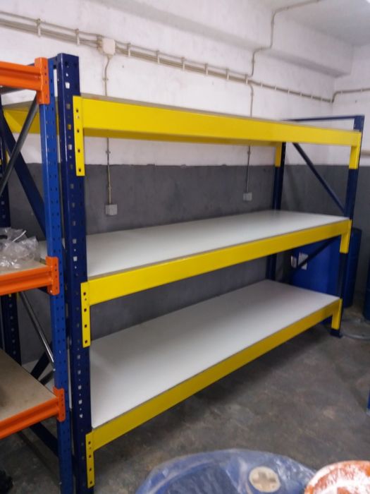 Estantes metálicas ligeiras