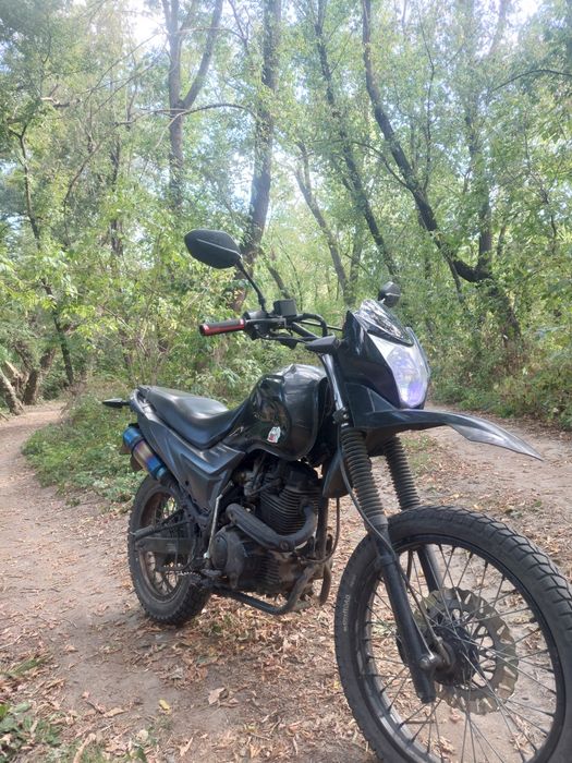 Продам мотоцикл Loncin pruss 200