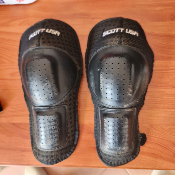 Protecao joelhos Joalheiras Dainese