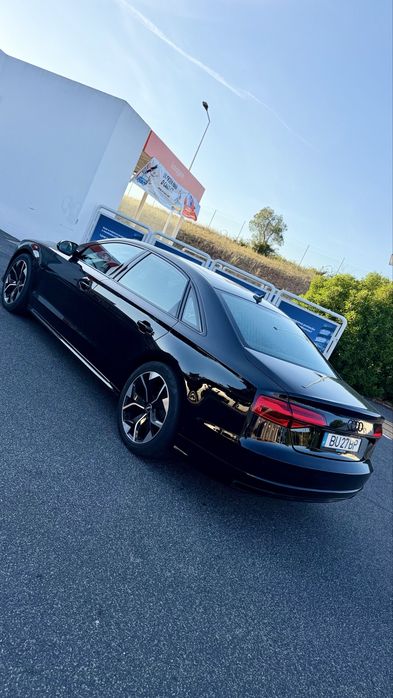 Audi  A8    Long