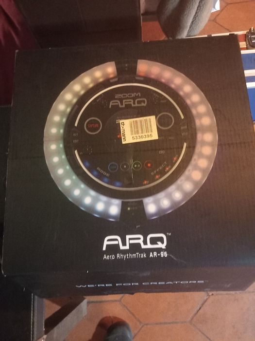 Zoom ARQ com caixa original e manuais