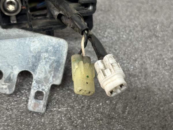 Puxador porta frente esquerda SUZUKI Swift III (MZ, EZ)