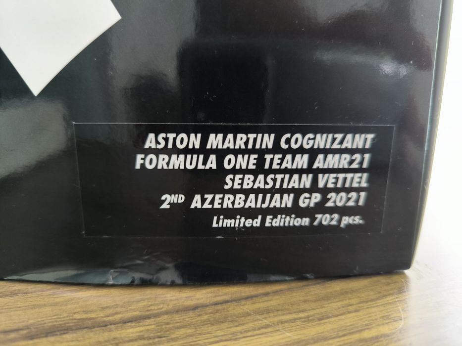 Aston Martin AMR21 F1 Vetell 2021 Minichamps 1/18
