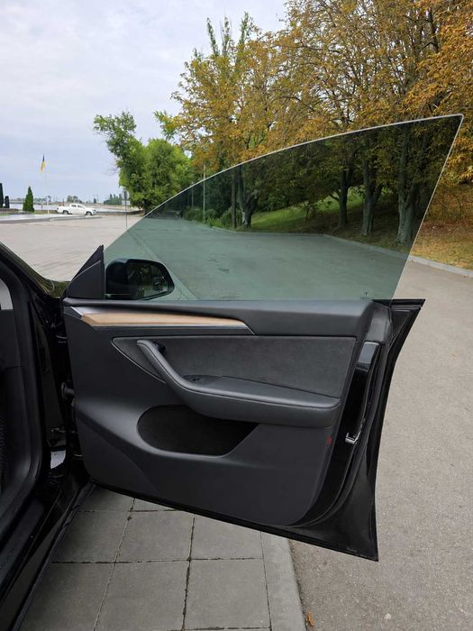 Tesla Model Y 2024 VIN 7SAYGAEE8RF184937 фото оголошення 12 з 20