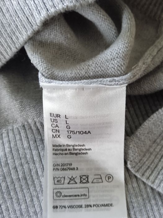 Sweterek damski.