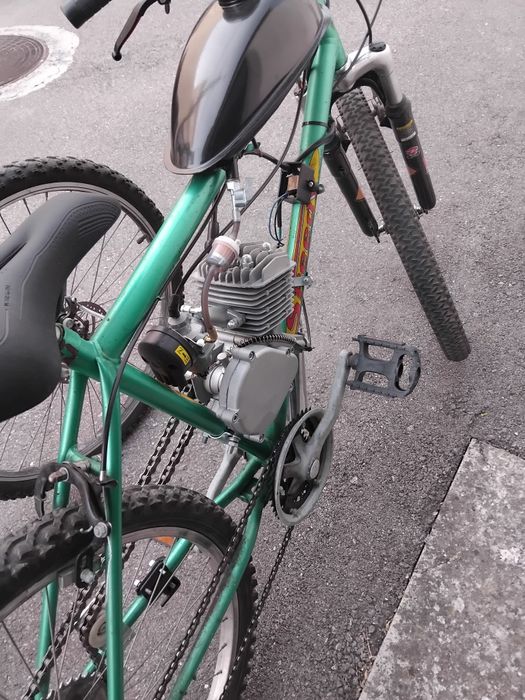 Bicicletas com motores novos  estrear