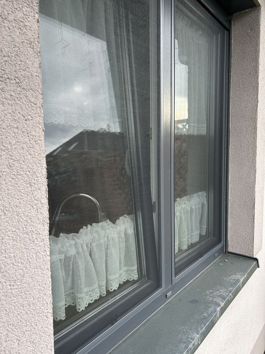 Moskitiera drzwiowa zawiasowa