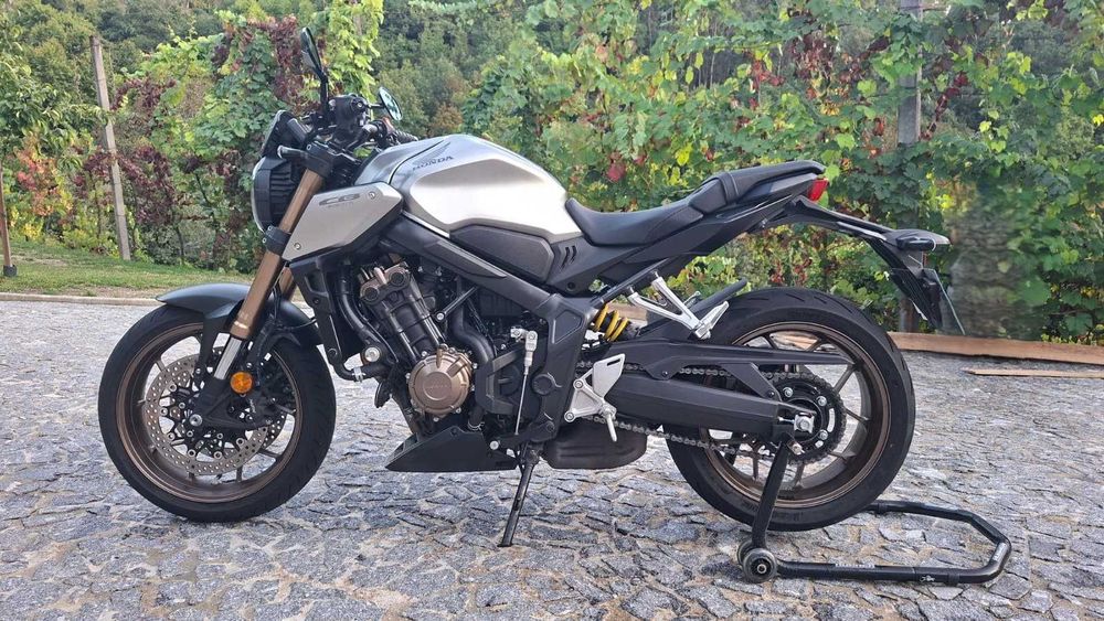 Honda CB650R | 2020 | 12.000 km | Vários Extras