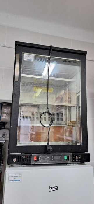 Armário para maturação de carne seca