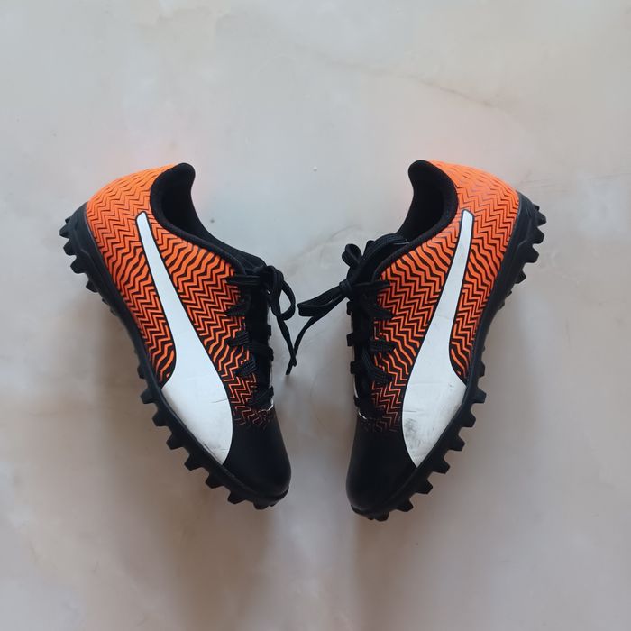 Buty Puma piłkarskie jak nowe 28/17 cm