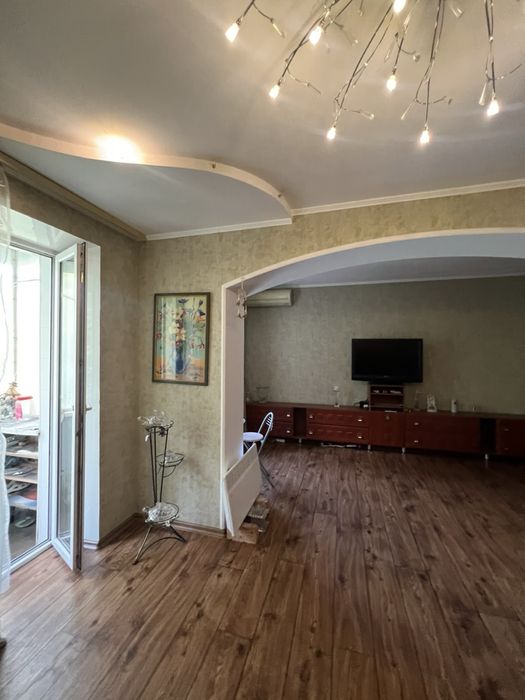 Продаётся 2 ком. кв по ул. Дудыкина в Днепровском районе!