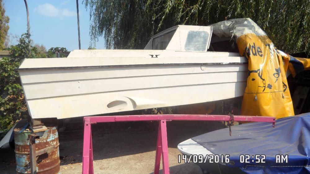 катер ТРИТОН 6.9 метров-дизель