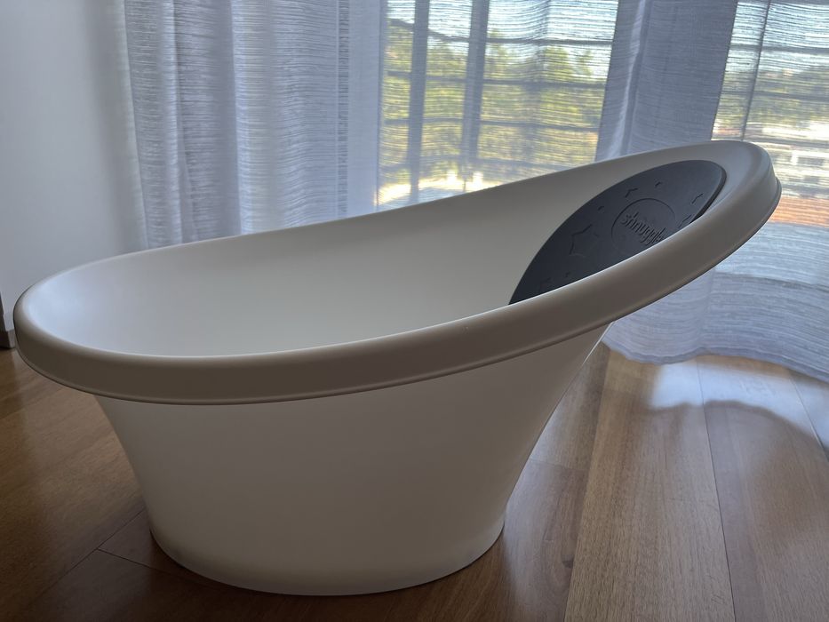 Banheira Ergonómica e Suporte Dobrável Shnuggle.