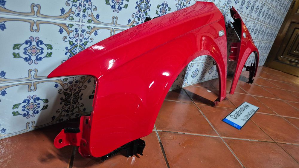 Guarda-lamas Audi A4 B7 8E originais esquerdo e direito em excelente estado