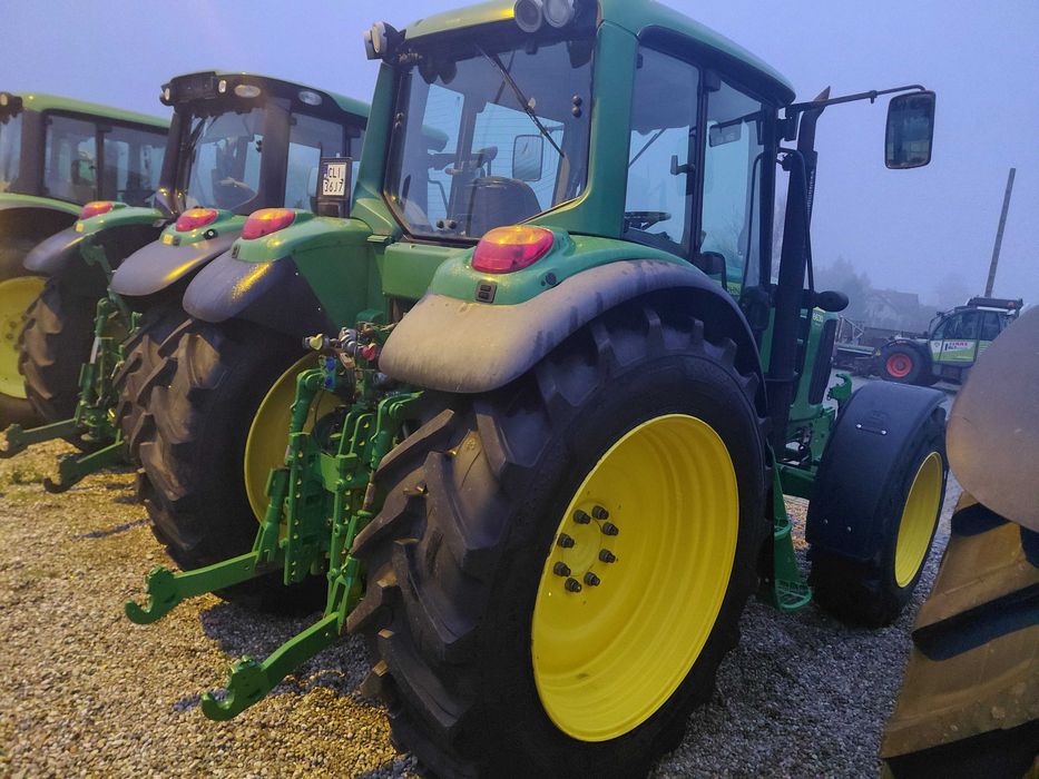 John Deere 6630,  6830