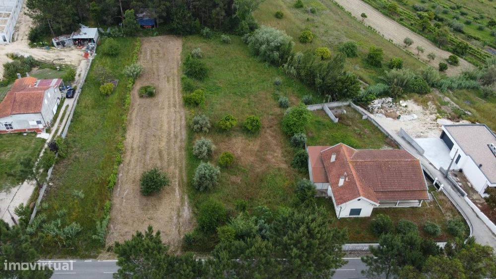 Terreno com 2.300 m2 localizado na Rua do Bom Despacho, Lamarosa (Coim