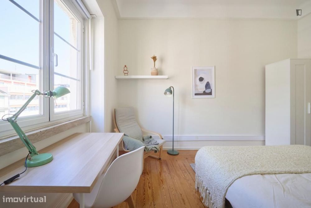 Quarto - localizado em Marquês de Pombal Lisbon