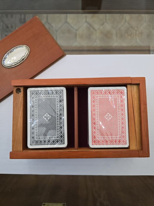 Caixa de Jogo com pormenor em Prata