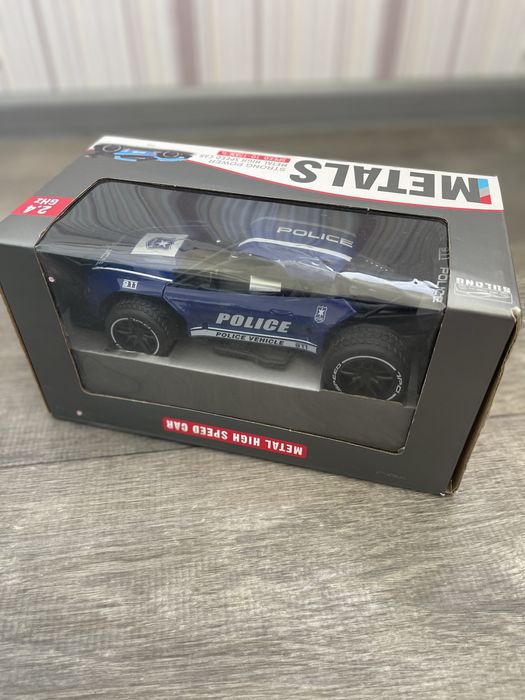 Машинка на радиоуправлении.