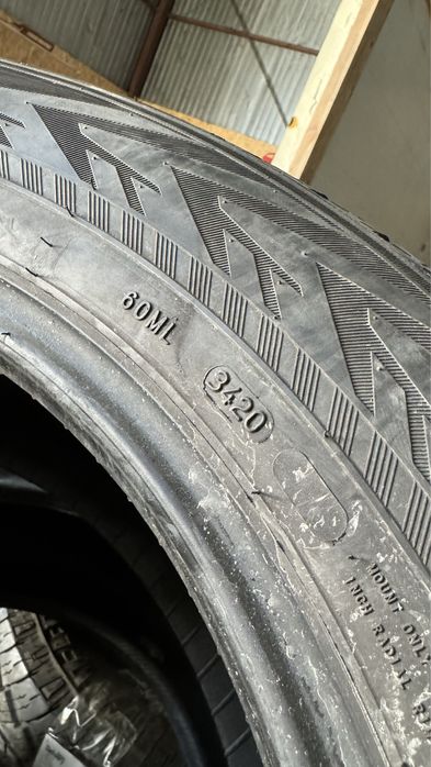 R18 235/60 Nokian WR SUV4