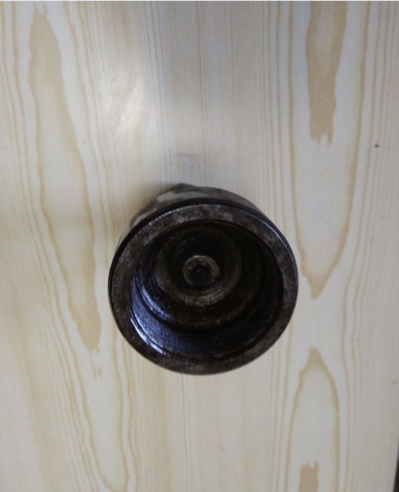 Ściągacz okrągły o średnicy 61mm.