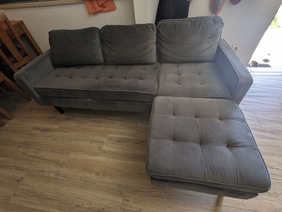 Beautiful Grey Velvet Sofa with Detachable Chaise – Perfect Condition