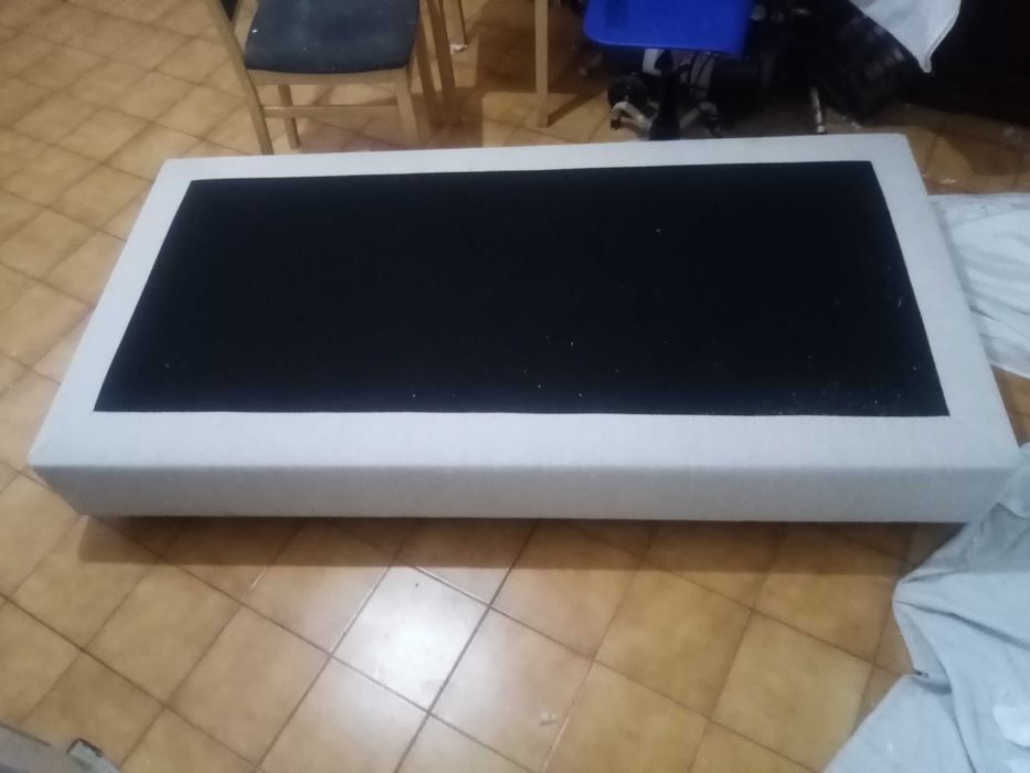 Vendo cama de solteiro com colchão