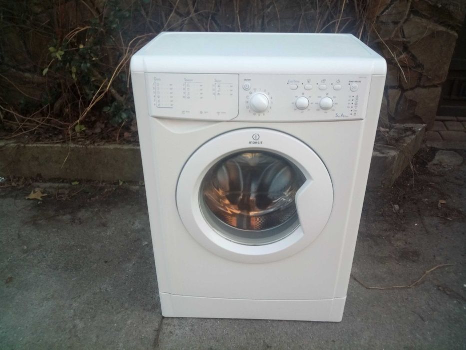 за 4500 стиральная  машинка wisl 105 indesit  доставка гарантия