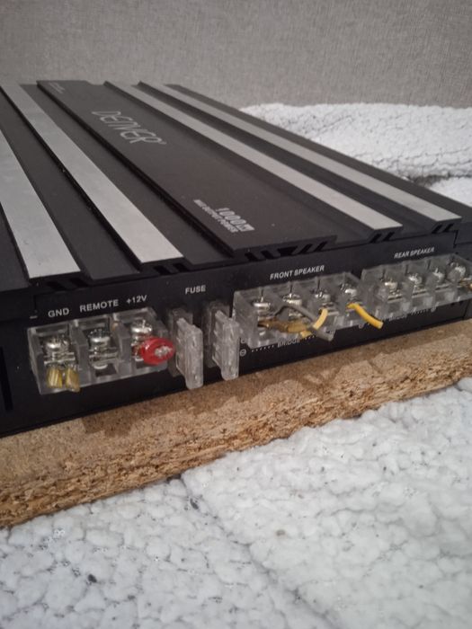 Amplificador de som de 4 canais