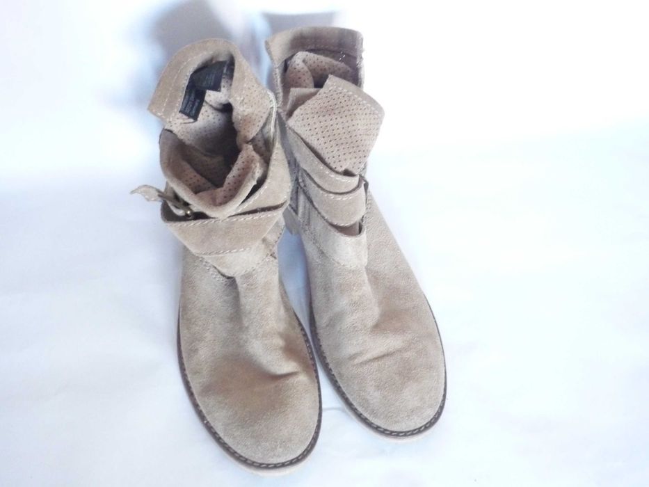 Zamszowe botki Tamaris rozm.38