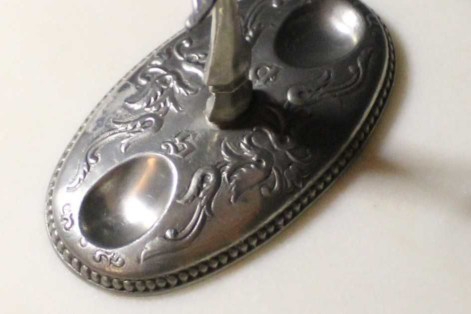 Descanso para cachimbo de tabaco em Estanho puro, Art Nouveau, anos40