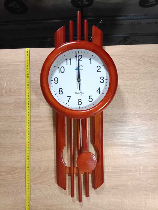 Часы большие настенные с маятником, Новые.