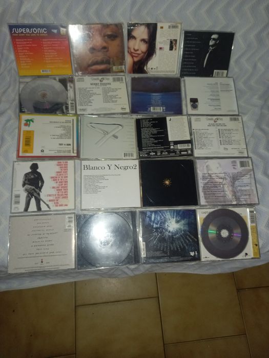 Vários cd's de vários tipos de música
