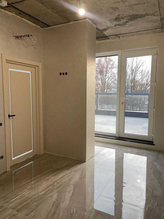 Продам  квартиру з ТЕРАСОЮ в новобудові поруч ЦЕНТРУ