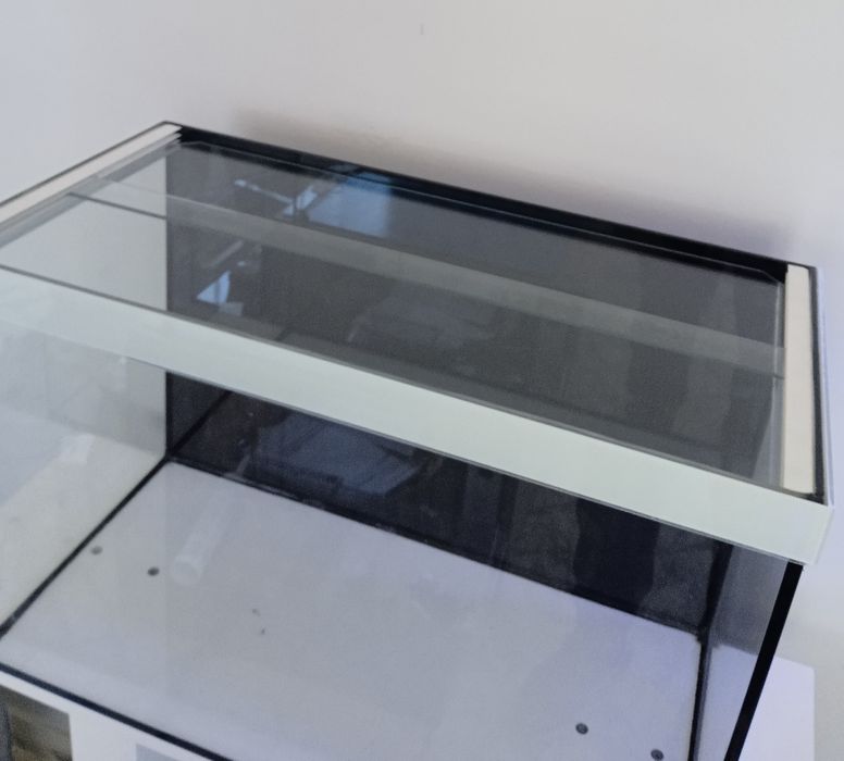 Aquário 60x30x40 novo com tampas e perfil