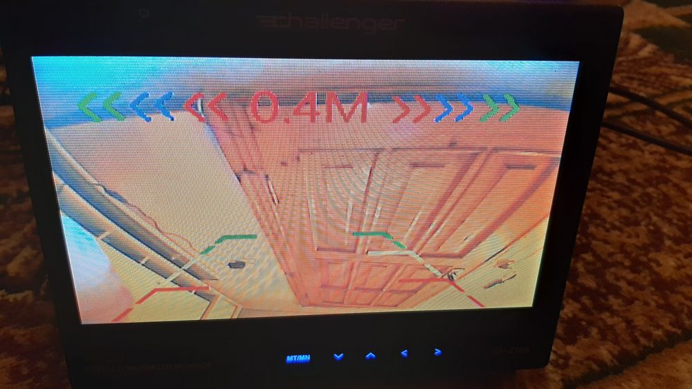 Виїзний монітор екран для автомобілів Challenger ch-2100