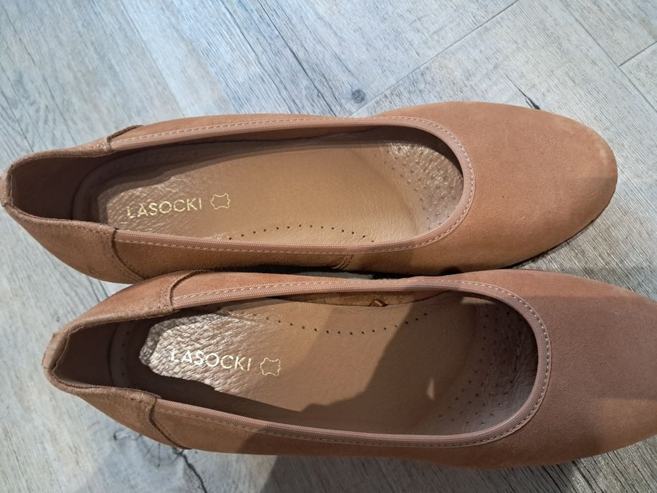 Buty na koturnie lasocki 39