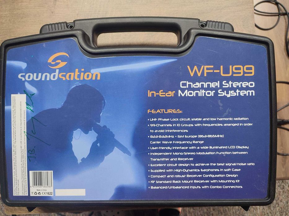 Douszne bezprzewodowe monitory słuchawkowe UHF Soundsation WF-U99