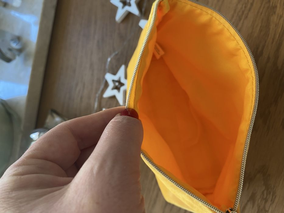 Nowa piękna kosmetyczka L'OCCITANE