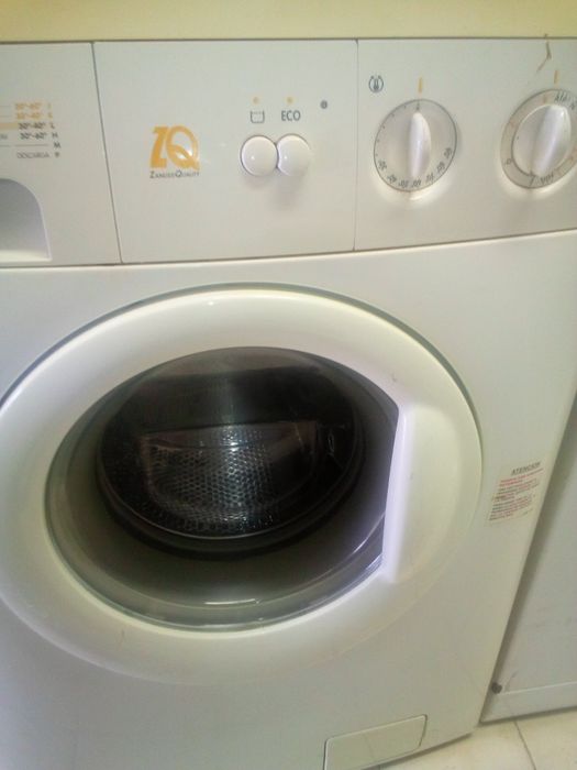 Máquinas de lavar  a roupa  LG de 7 KGS/ máquina HOOVER 9kgs  150€