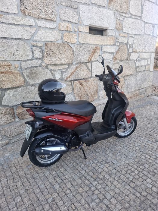 Scoter sym orbit 125 apenas 13.000km