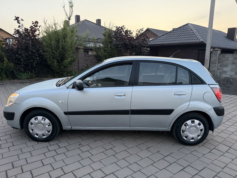 Kia Rio 1.6d в гарному стані цікавить обмін
