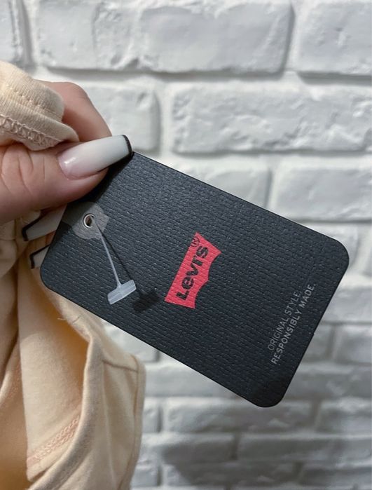 Nowy oryginalny crop top Levi’s