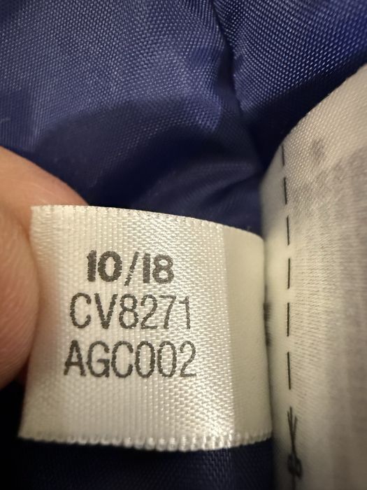 Куртка adidas нова