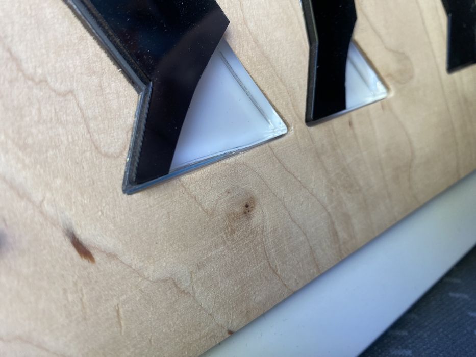 Neon Saska Szlachetna