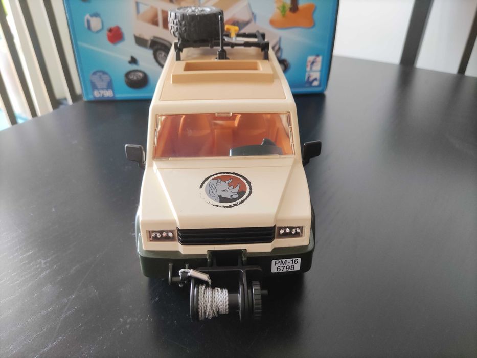 PLAYMOBIL Wild Life 6798 Samochód terenowy z wyciągarką