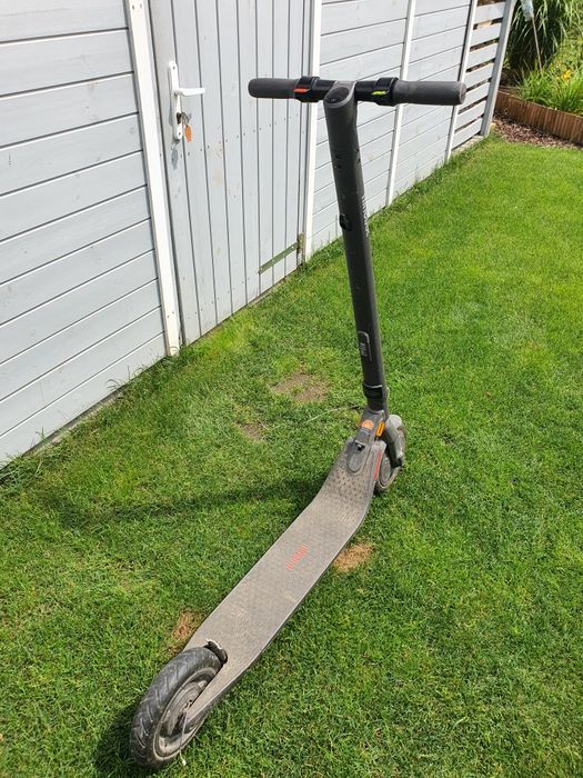 Hulajnoga elektryczna ninebot e25e