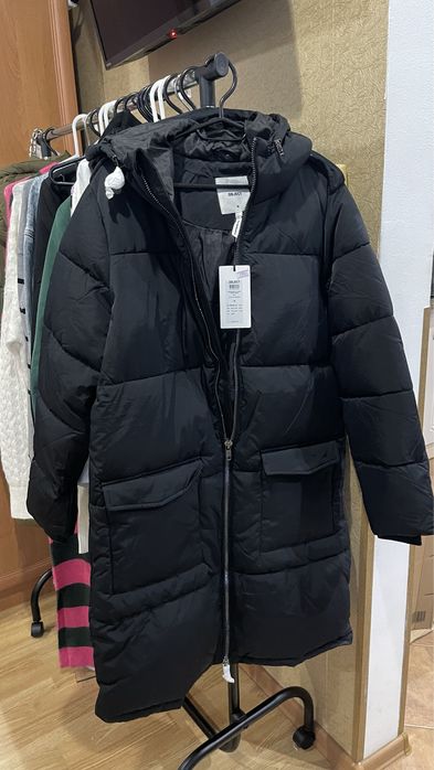 Зимова чорна  куртка